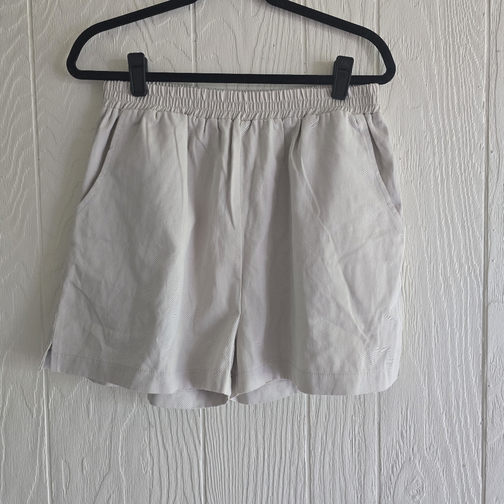 NWT Pretty Little Thing Shorts Sz 10